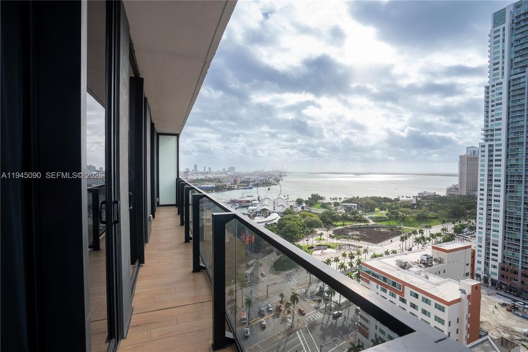En Venta: $1,299,000 (3 camas, 3 baños, 1040 Pies cuadrados)