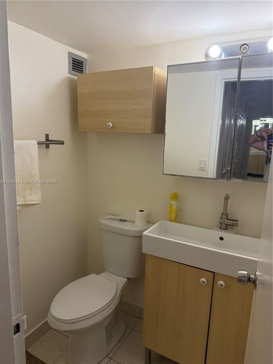 For Sale: $249,999 (1 beds, 1 baths, 767 Square Feet)