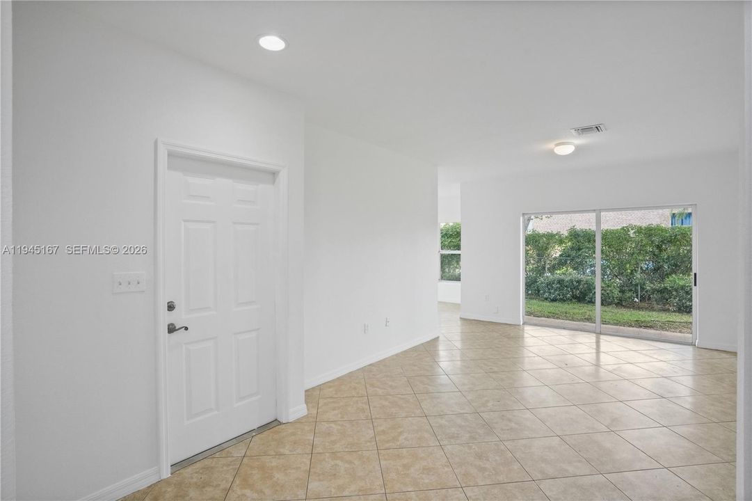 En Venta: $289,000 (3 camas, 2 baños, 1543 Pies cuadrados)
