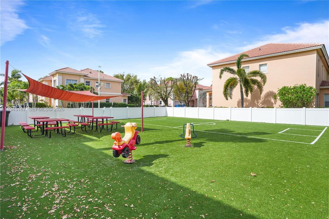 En Venta: $289,000 (3 camas, 2 baños, 1543 Pies cuadrados)