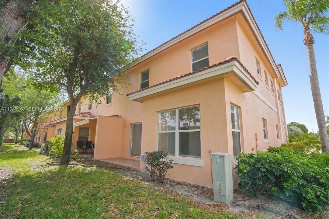 En Venta: $289,000 (3 camas, 2 baños, 1543 Pies cuadrados)