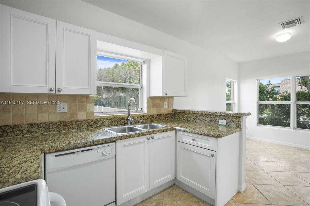 En Venta: $289,000 (3 camas, 2 baños, 1543 Pies cuadrados)