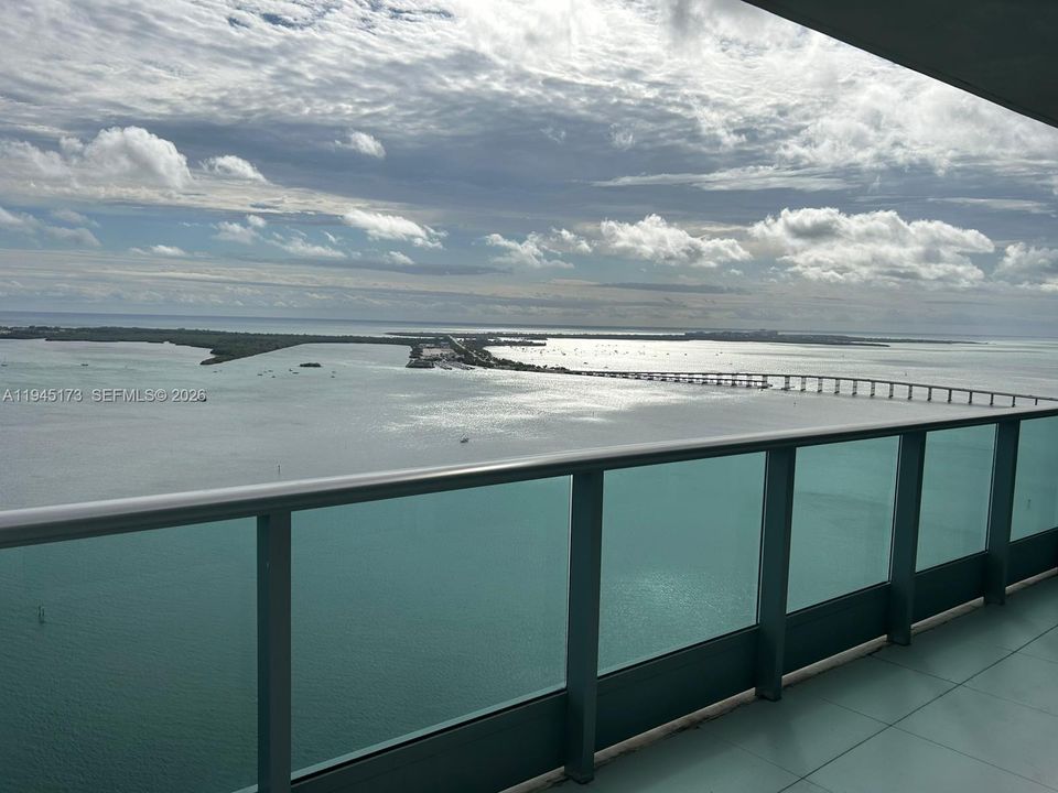 En Venta: $2,750,000 (3 camas, 3 baños, 2130 Pies cuadrados)