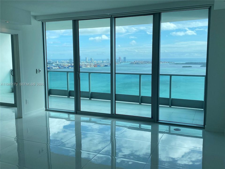 En Venta: $2,750,000 (3 camas, 3 baños, 2130 Pies cuadrados)