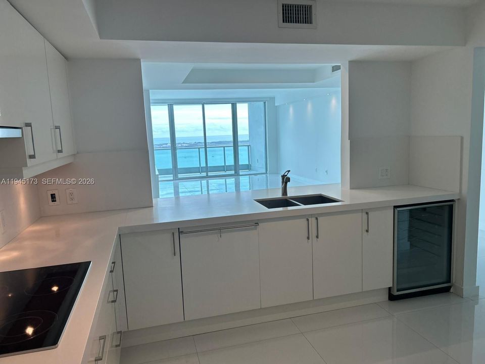 En Venta: $2,750,000 (3 camas, 3 baños, 2130 Pies cuadrados)