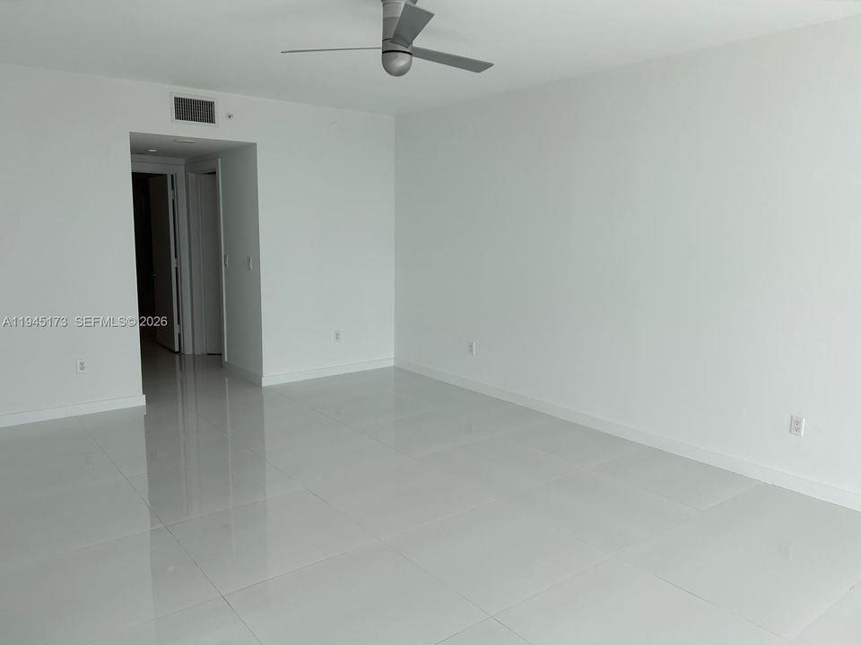 En Venta: $2,750,000 (3 camas, 3 baños, 2130 Pies cuadrados)
