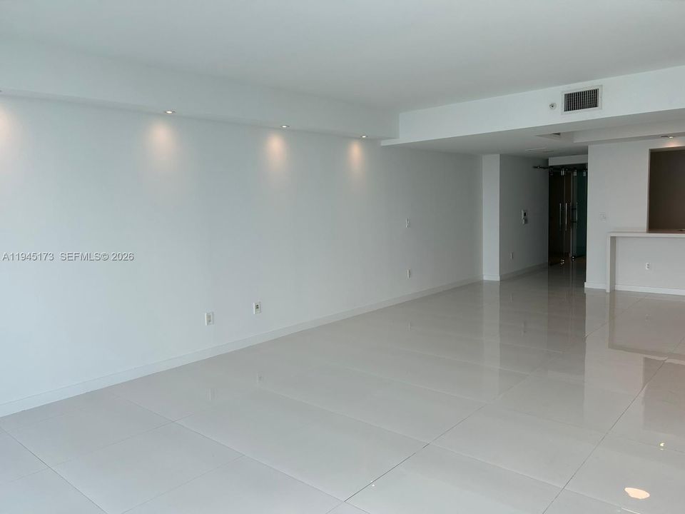 En Venta: $2,750,000 (3 camas, 3 baños, 2130 Pies cuadrados)