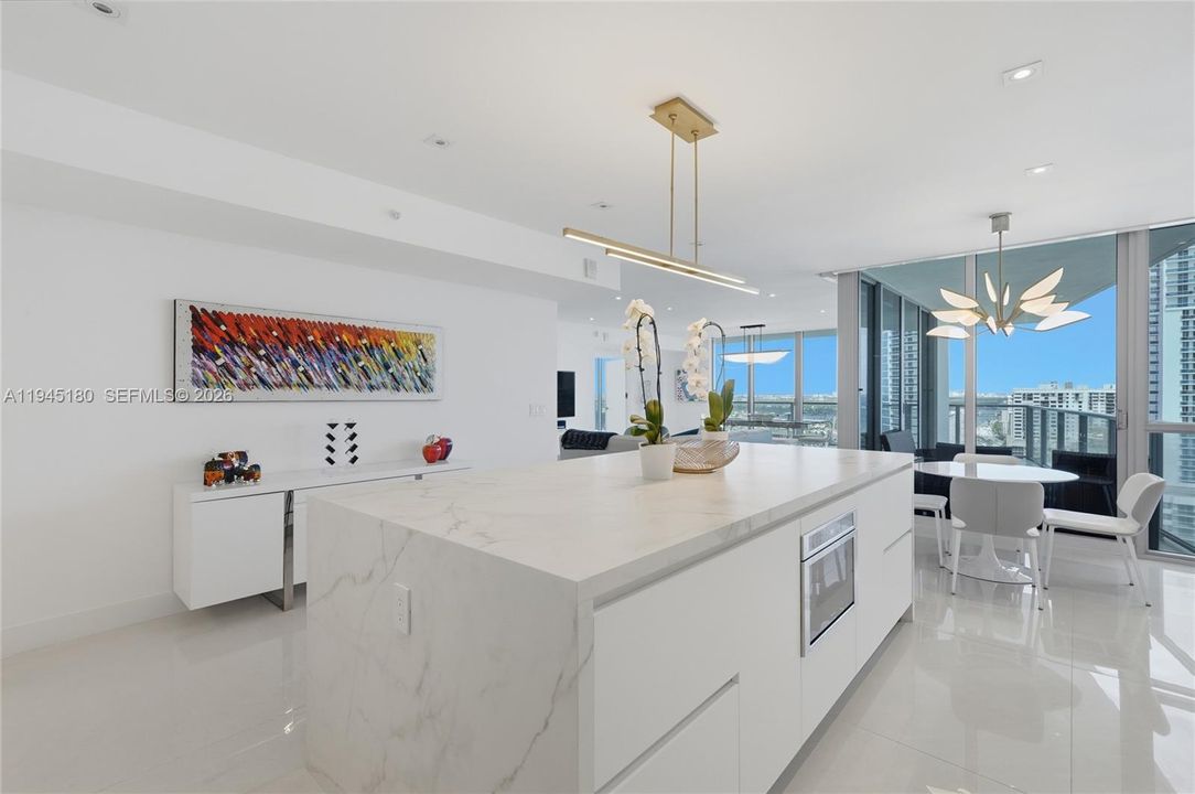 Recently Sold: $2,149,000 (3 beds, 3 baths, 2308 Square Feet)