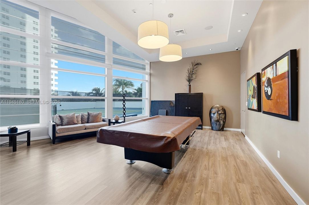 Recently Sold: $2,149,000 (3 beds, 3 baths, 2308 Square Feet)