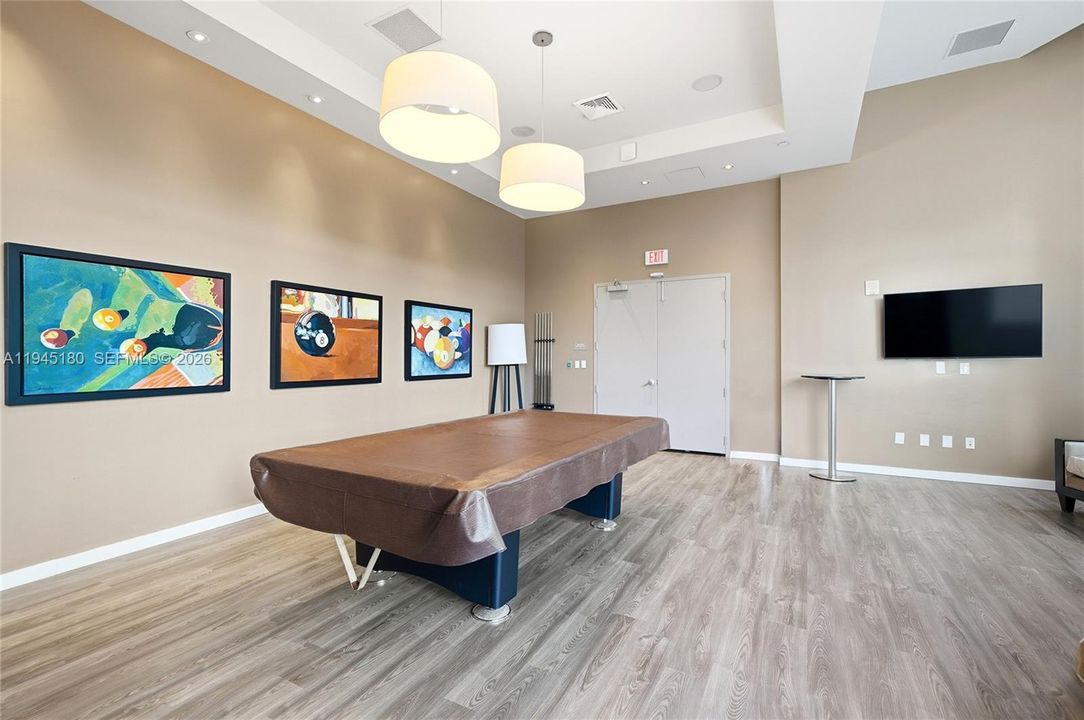 Recently Sold: $2,149,000 (3 beds, 3 baths, 2308 Square Feet)