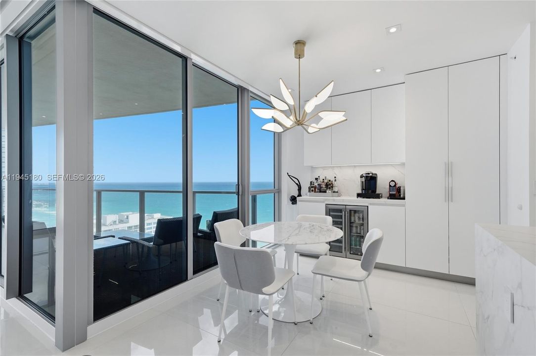 Recently Sold: $2,149,000 (3 beds, 3 baths, 2308 Square Feet)