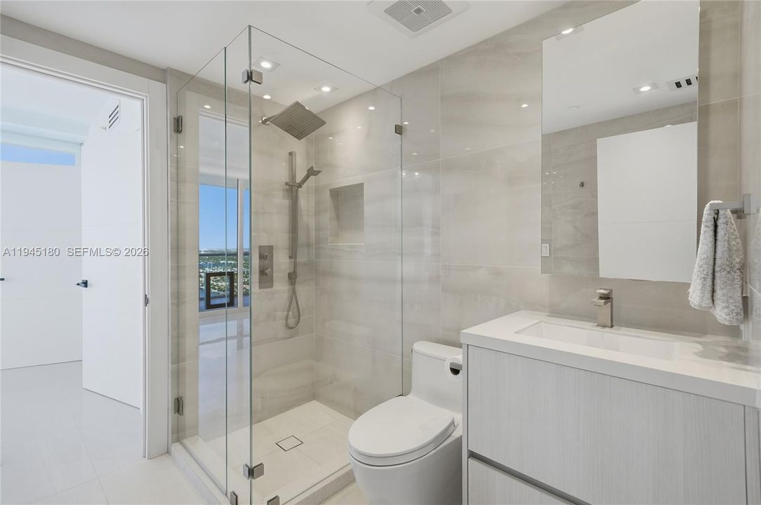 Recently Sold: $2,149,000 (3 beds, 3 baths, 2308 Square Feet)