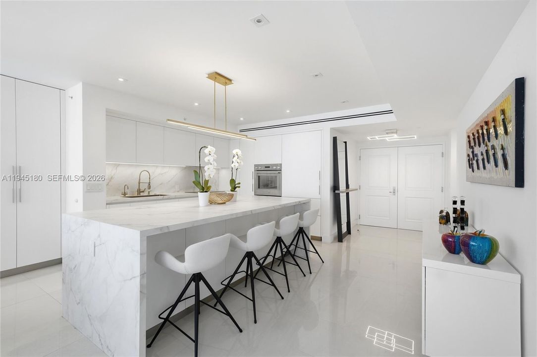 Recently Sold: $2,149,000 (3 beds, 3 baths, 2308 Square Feet)