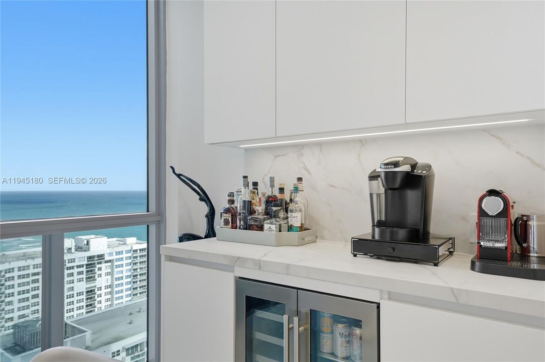 Recently Sold: $2,149,000 (3 beds, 3 baths, 2308 Square Feet)