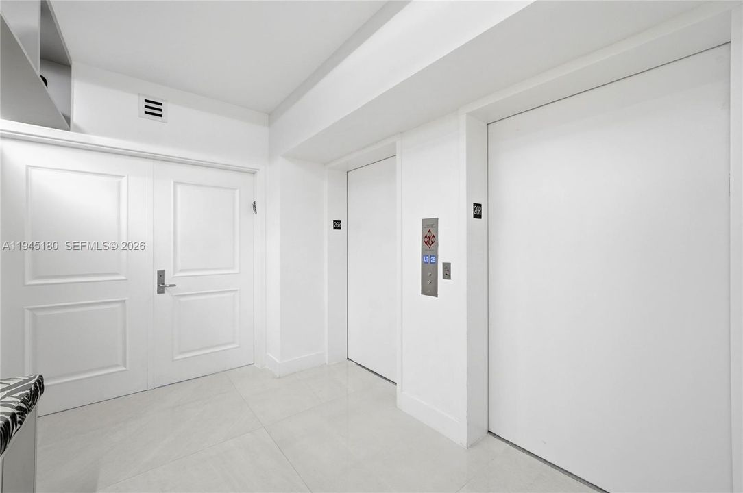 Recently Sold: $2,149,000 (3 beds, 3 baths, 2308 Square Feet)
