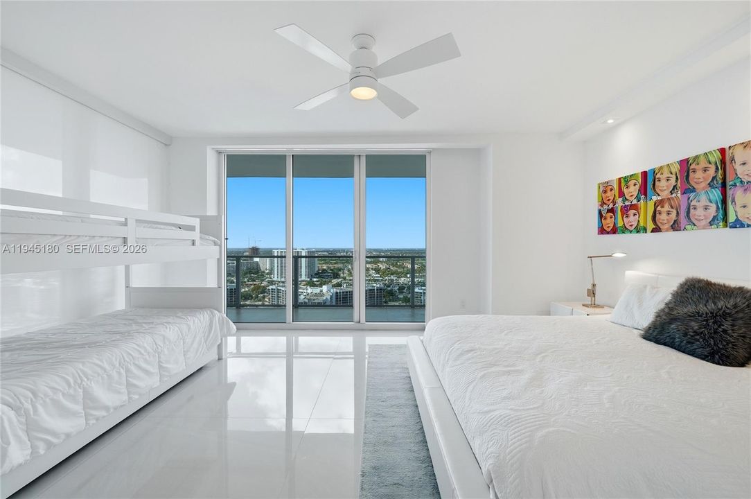 Recently Sold: $2,149,000 (3 beds, 3 baths, 2308 Square Feet)