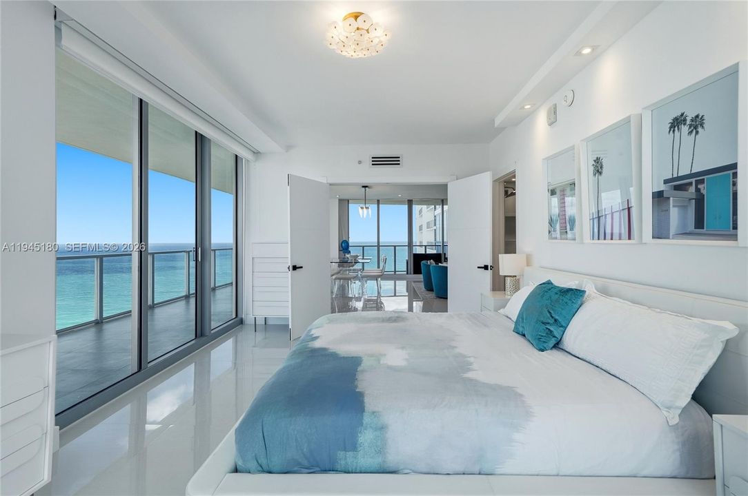 Recently Sold: $2,149,000 (3 beds, 3 baths, 2308 Square Feet)