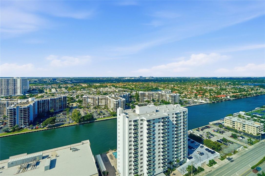 Recently Sold: $2,149,000 (3 beds, 3 baths, 2308 Square Feet)