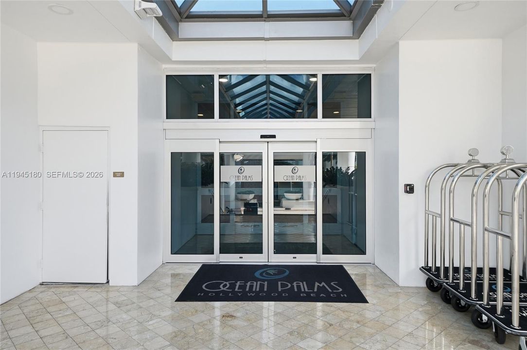 Recently Sold: $2,149,000 (3 beds, 3 baths, 2308 Square Feet)