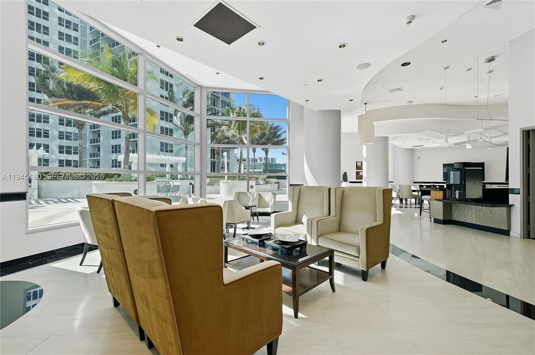 Recently Sold: $2,149,000 (3 beds, 3 baths, 2308 Square Feet)