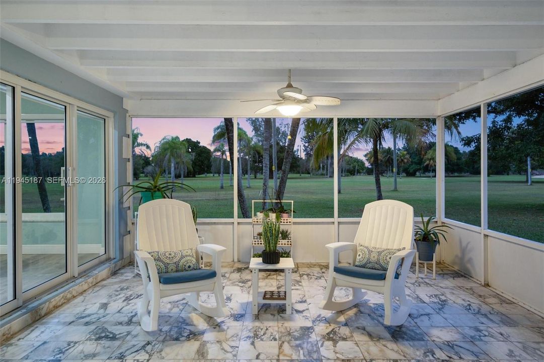 На продажу: $949,000 (4 спален, 3 ванн, 2707 Квадратных фут)