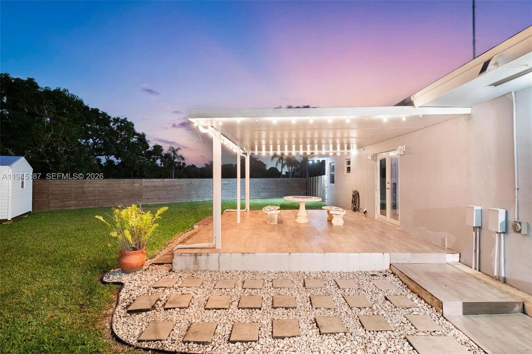 На продажу: $949,000 (4 спален, 3 ванн, 2707 Квадратных фут)