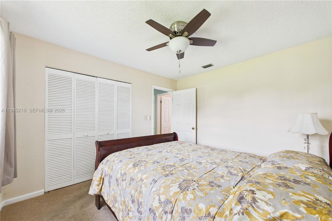 Recently Sold: $260,000 (3 beds, 2 baths, 1336 Square Feet)