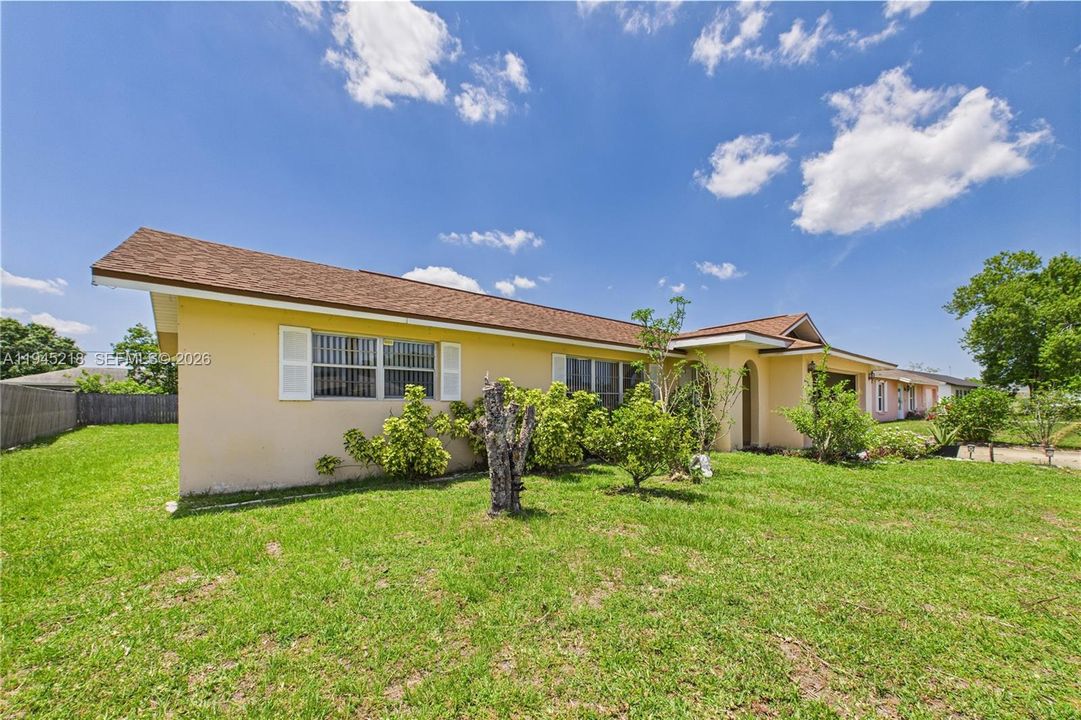 Recently Sold: $260,000 (3 beds, 2 baths, 1336 Square Feet)