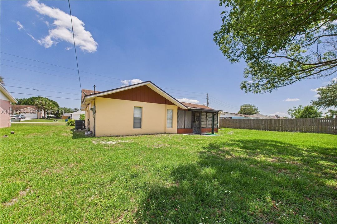 Recently Sold: $260,000 (3 beds, 2 baths, 1336 Square Feet)