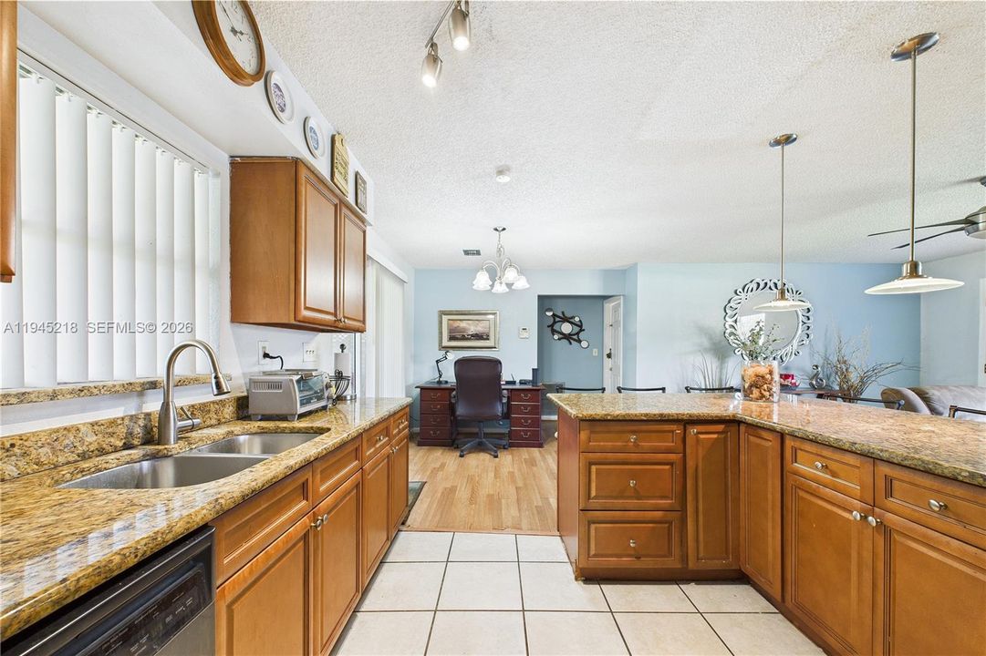 Recently Sold: $260,000 (3 beds, 2 baths, 1336 Square Feet)