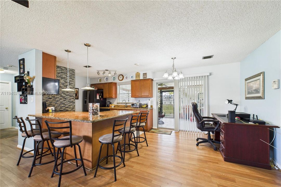Recently Sold: $260,000 (3 beds, 2 baths, 1336 Square Feet)