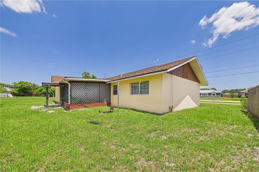 Recently Sold: $260,000 (3 beds, 2 baths, 1336 Square Feet)