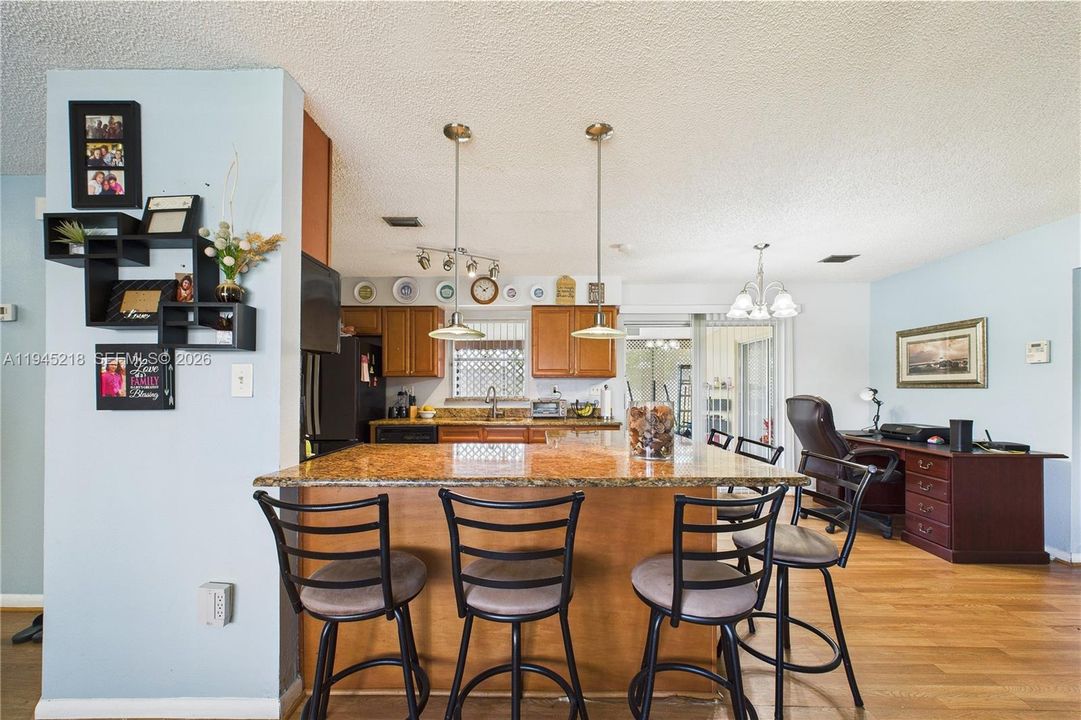 Recently Sold: $260,000 (3 beds, 2 baths, 1336 Square Feet)