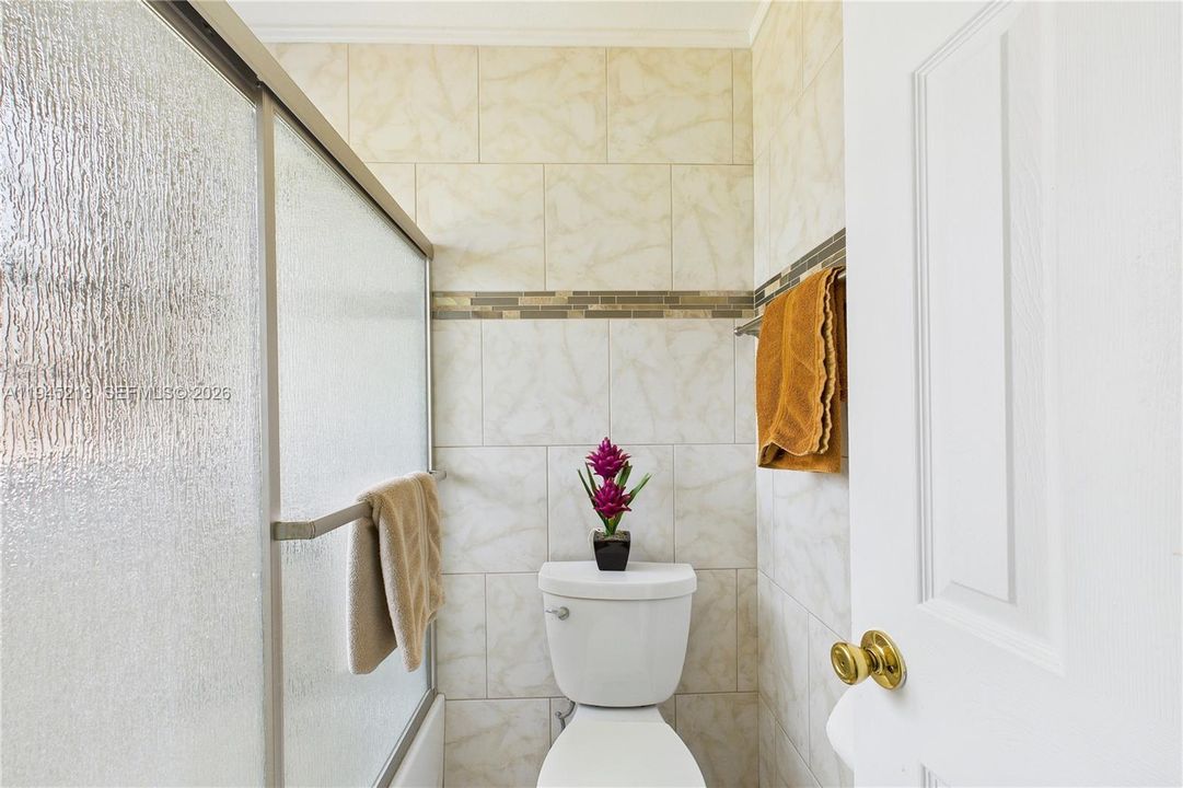 Recently Sold: $260,000 (3 beds, 2 baths, 1336 Square Feet)