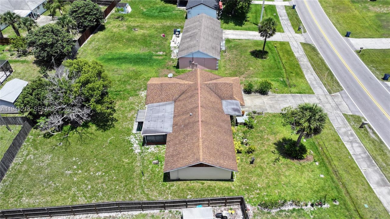 Recently Sold: $260,000 (3 beds, 2 baths, 1336 Square Feet)