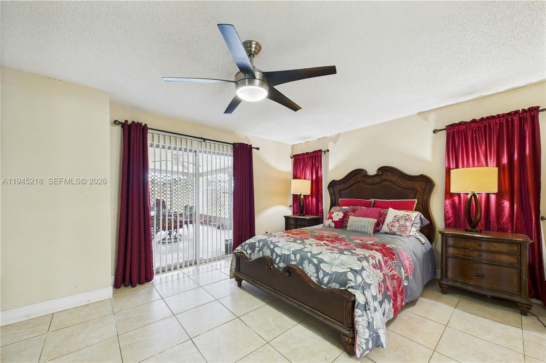 Recently Sold: $260,000 (3 beds, 2 baths, 1336 Square Feet)