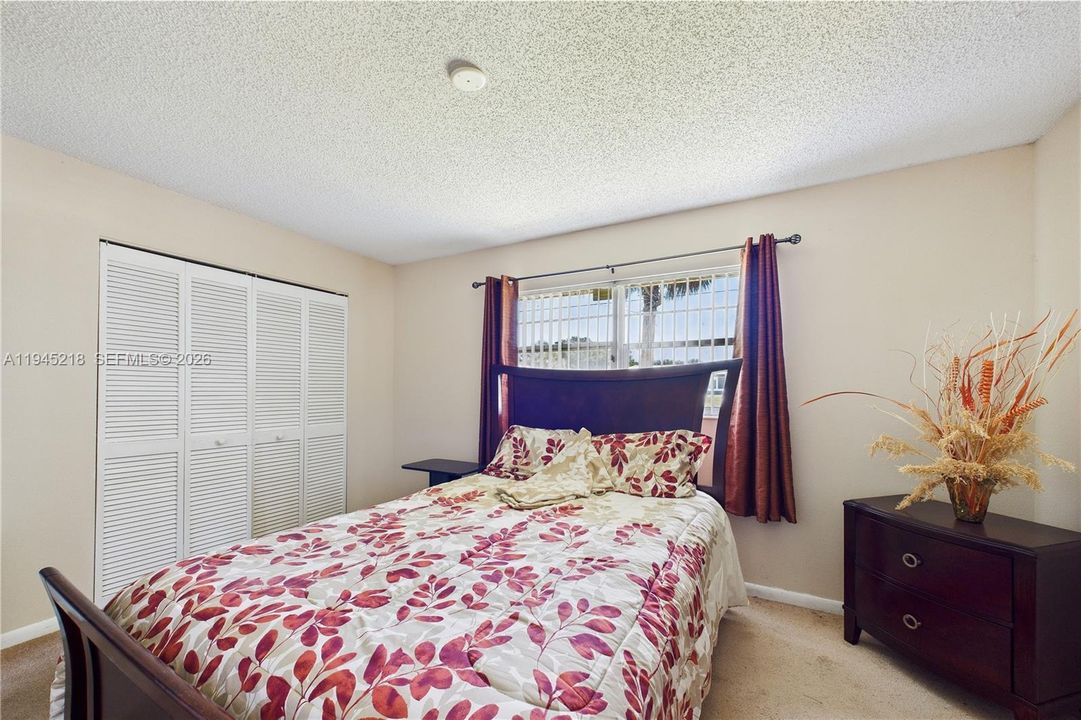 Recently Sold: $260,000 (3 beds, 2 baths, 1336 Square Feet)