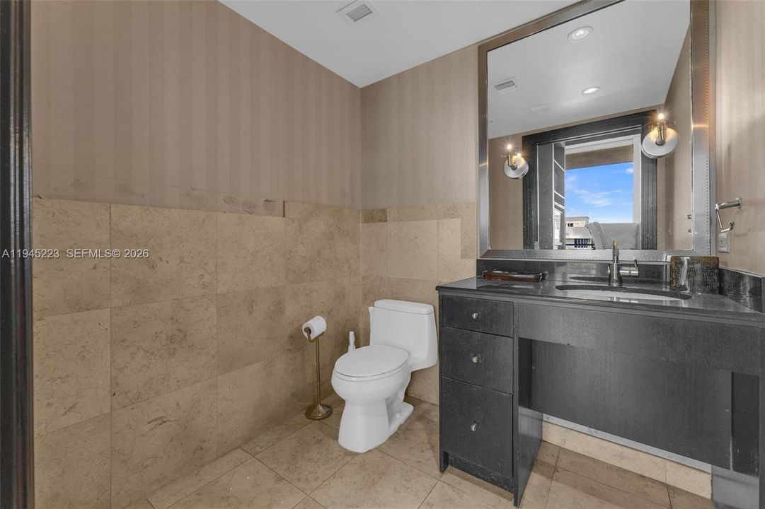 For Sale: $215,000 (0 beds, 1 baths, 500 Square Feet)