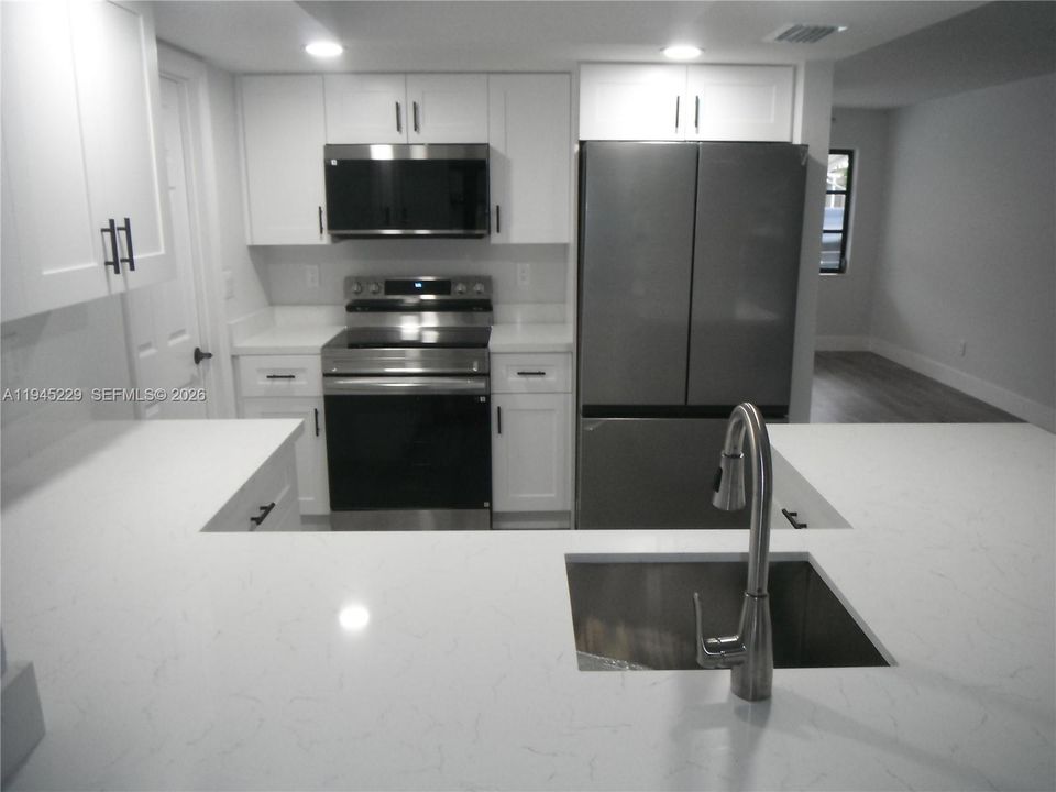Activo con contrato: $264,000 (2 camas, 1 baños, 1061 Pies cuadrados)
