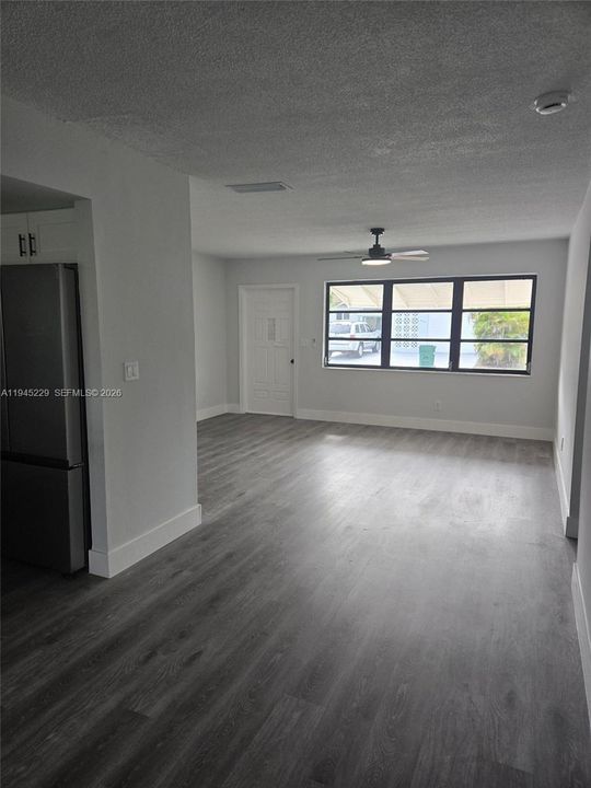 Activo con contrato: $264,000 (2 camas, 1 baños, 1061 Pies cuadrados)