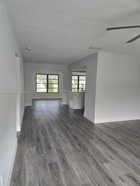 Activo con contrato: $264,000 (2 camas, 1 baños, 1061 Pies cuadrados)