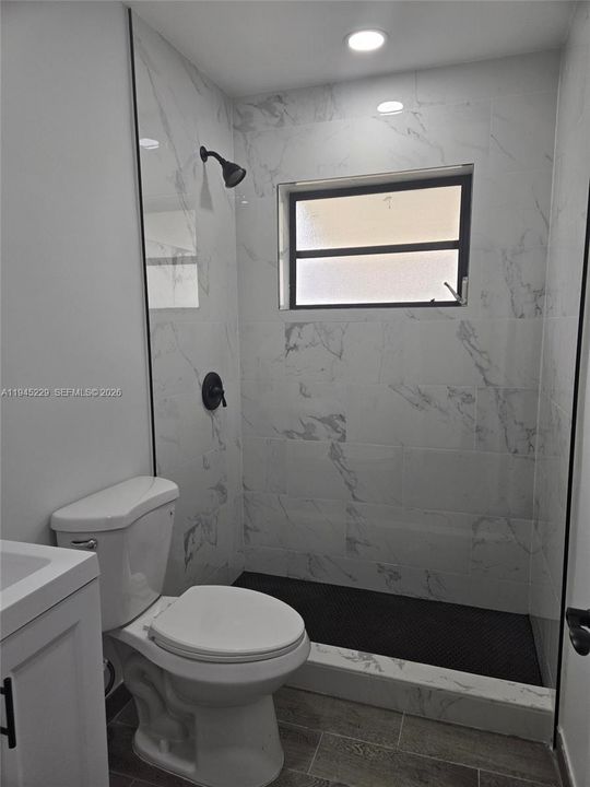 Activo con contrato: $264,000 (2 camas, 1 baños, 1061 Pies cuadrados)