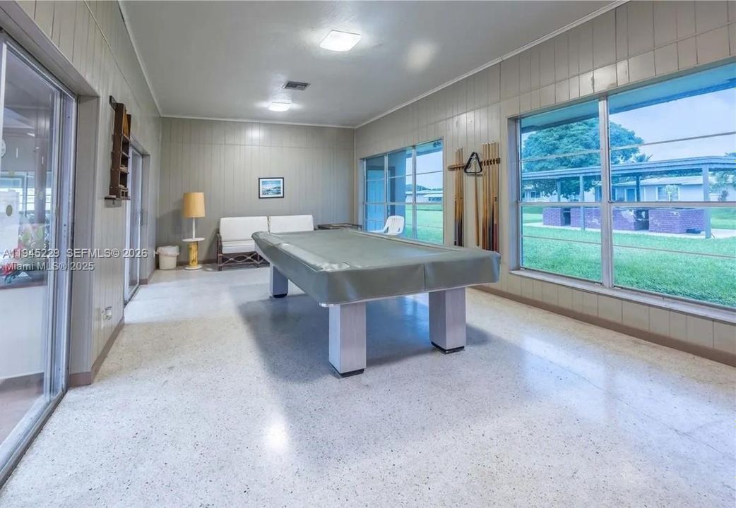 Activo con contrato: $264,000 (2 camas, 1 baños, 1061 Pies cuadrados)