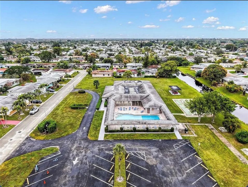 Activo con contrato: $264,000 (2 camas, 1 baños, 1061 Pies cuadrados)