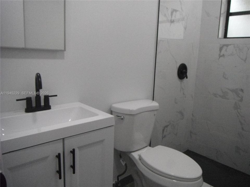 Activo con contrato: $264,000 (2 camas, 1 baños, 1061 Pies cuadrados)