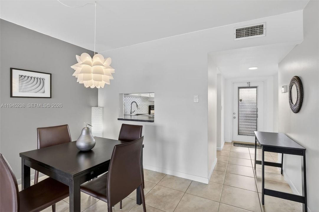 For Sale: $97,500 (1 beds, 1 baths, 739 Square Feet)