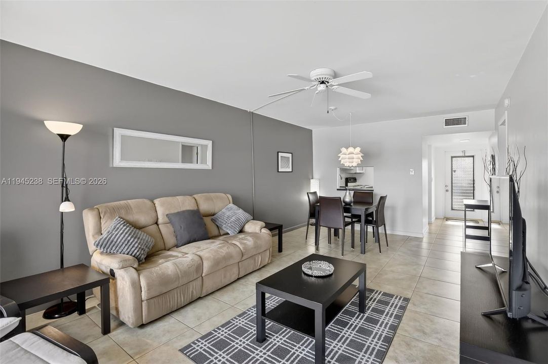 For Sale: $97,500 (1 beds, 1 baths, 739 Square Feet)