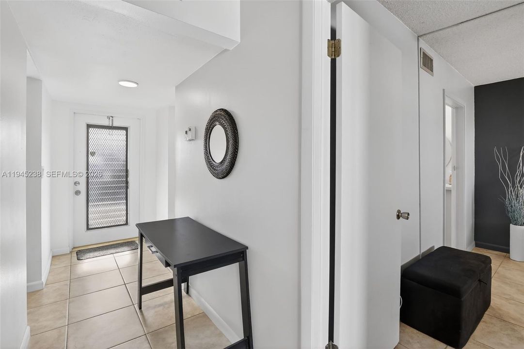 For Sale: $97,500 (1 beds, 1 baths, 739 Square Feet)