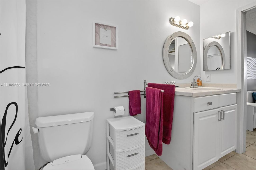 For Sale: $97,500 (1 beds, 1 baths, 739 Square Feet)
