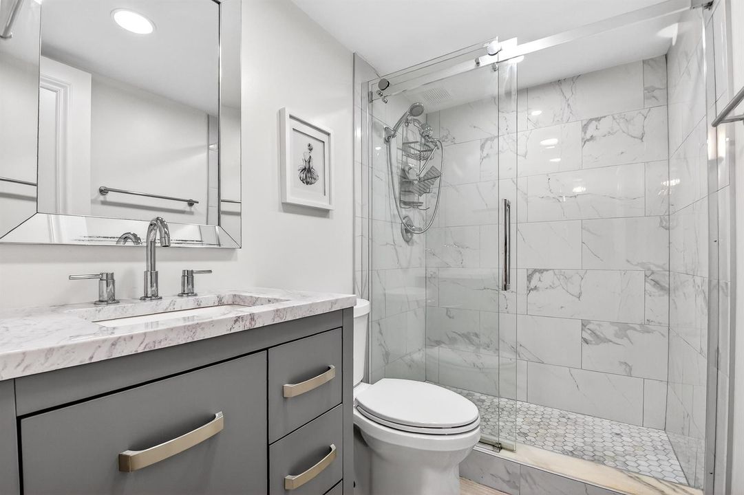 2nd Bathroom